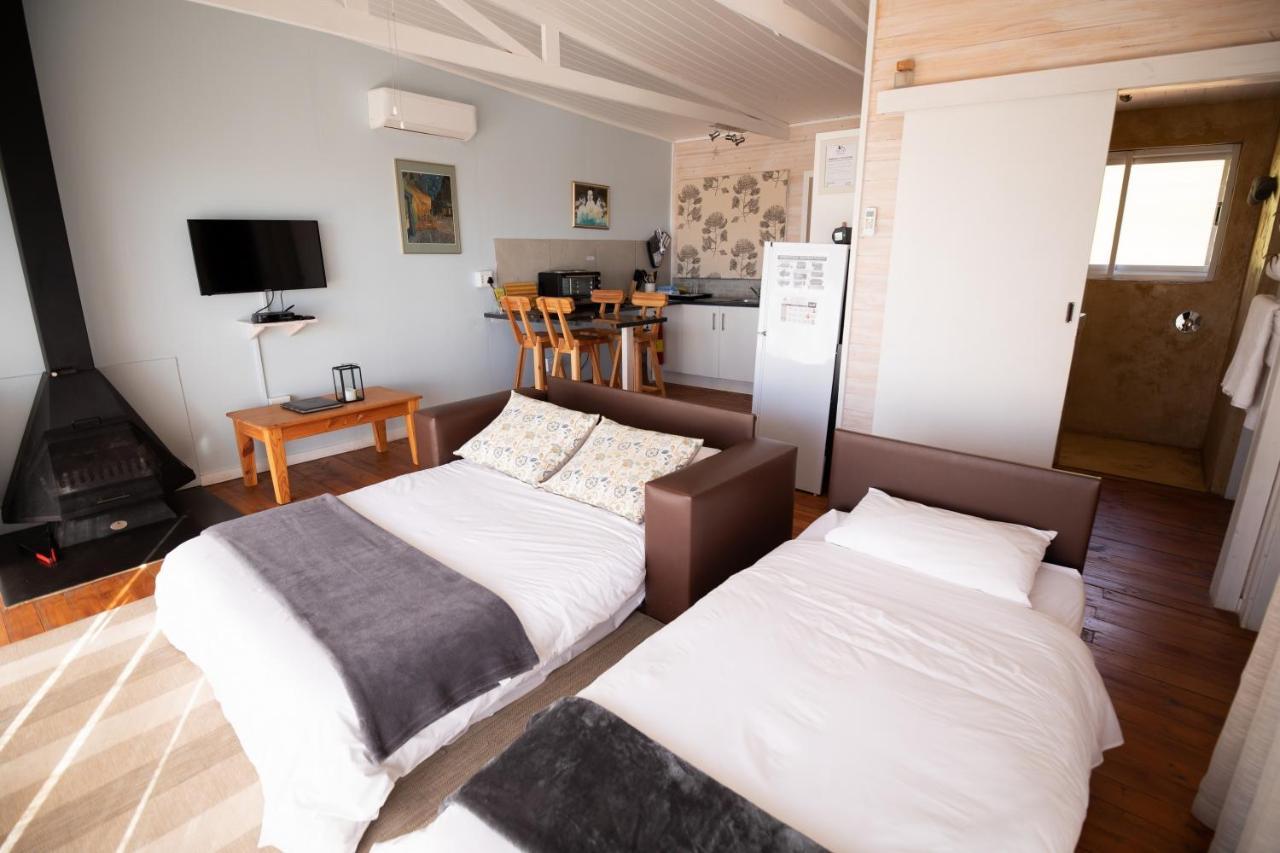 Big Sky Cottages Wolseley Экстерьер фото